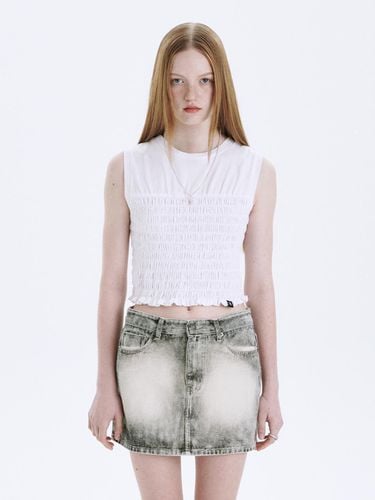 Smocking Sleeveless Top_White - MARGESHERWOOD - Modalova