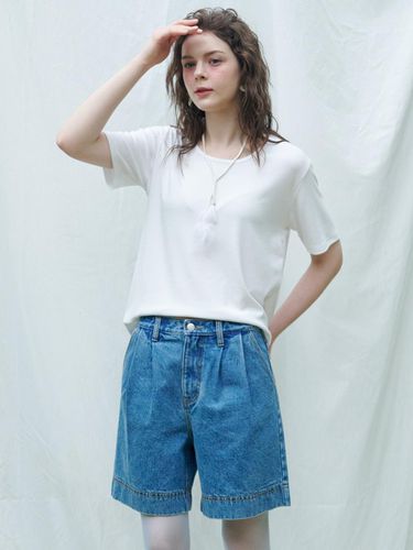 Two Tuck Wide Denim Shorts_Deep Blue - LOSSYROW - Modalova