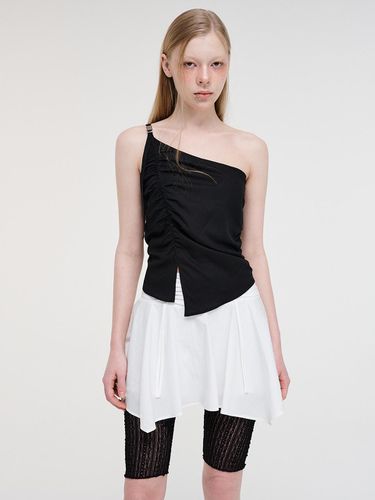 One Shoulder Buckle Blouse_Black - ETMON - Modalova