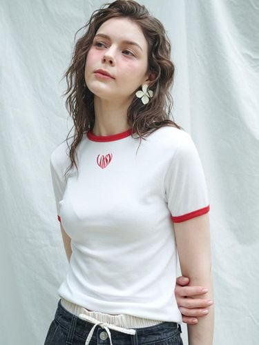 Heart Ringer Short Sleeve T-shirt_Red - LOSSYROW - Modalova