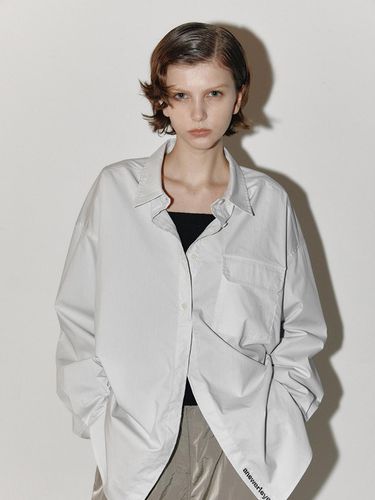 Essential Pocket Slit Shirt_Light Gray - answerisyes - Modalova