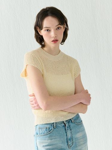 Boucle Cap Sleeve Knit Top_Beige - camino - Modalova