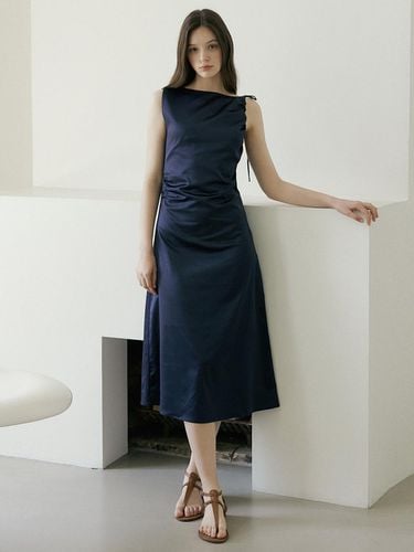 FRA Glossy Unbalance Shoulder Dress_Satin Navy - REORG - Modalova