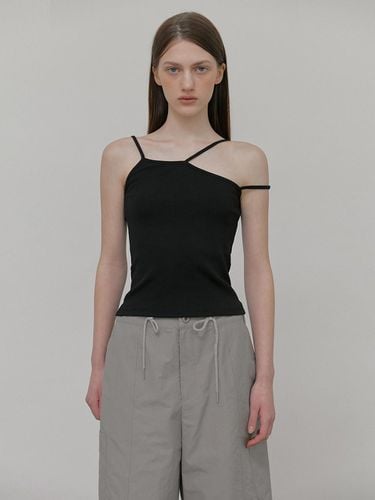 Unbalanced Strap Sleeveless Top_Black - ETMON - Modalova