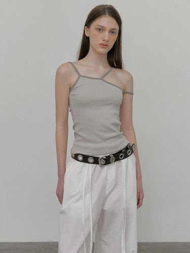 Unbalanced Strap Sleeveless Top_Khaki Beige - ETMON - Modalova