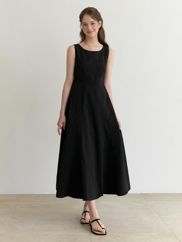 Basta Sleeveless Dress_Black - RE_L - Modalova