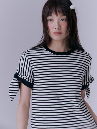 Stripe Knot T-Shirt (Black) - SILN - Modalova