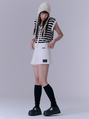 Knitted Shorts (White) - SILN - Modalova