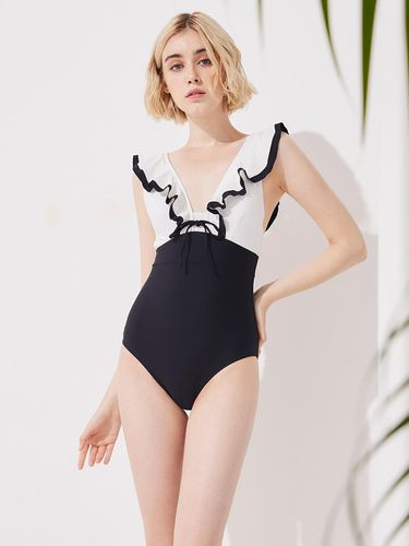 Modern Flounce Onepiece Swimsuit - Cream Black - bohemianblue - Modalova