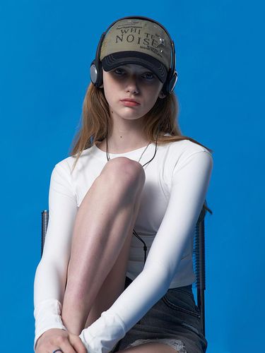 Collection Graphic Mesh Cap_Grey - KIRSH - Modalova