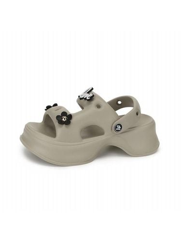 Jenny Platform Two-Way Clog Sandals_Beige - FORMEL CAMELE - Modalova