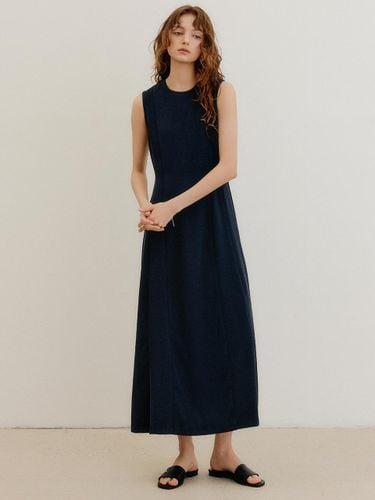 Nuo Line Sleeveless Dress - LOOKAST - Modalova