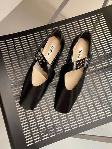 Square Toe Flat Shoes - treten - Modalova