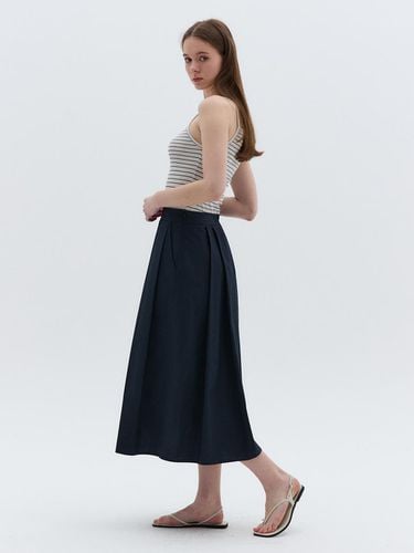 Essential Flare Skirt (Navy) - OSTKAKA - Modalova