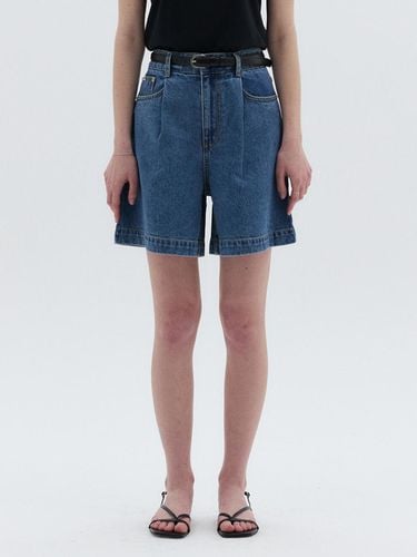 Pleated Denim Shorts _ 2 Colors - OSTKAKA - Modalova