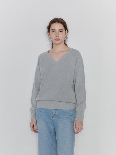 Classic Soft V-Neck Knit Top_Gray - dankedir - Modalova