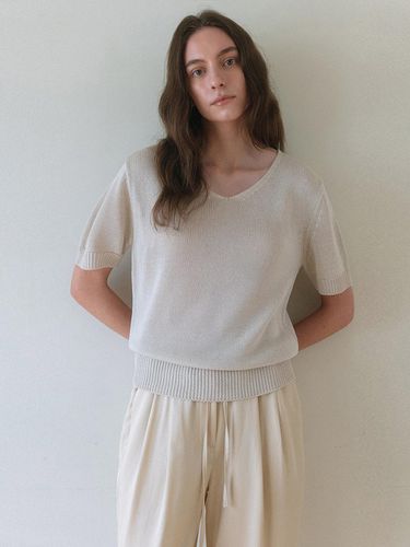 Basic Short Sleeve V-Neck Knit Top_Beige - dankedir - Modalova