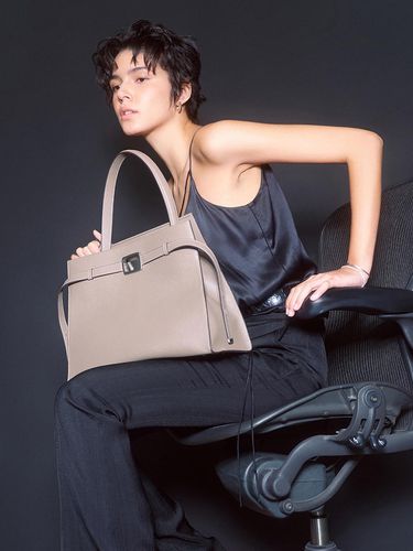 Facade Noa Tote 38 Bag_Taupe - COURONNE - Modalova