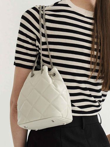 Tiwi Sheepskin Quilt Chain Mini Bucket Bag - ANODDS - Modalova