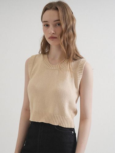 Round Crop Knit Sleeveless Top_Beige - VLETI - Modalova