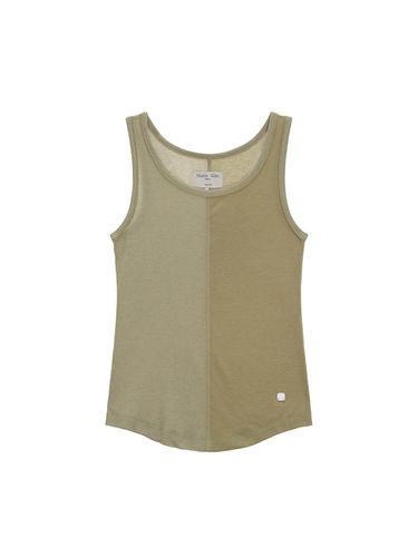 Texture Point Sleeveless Top_Khaki Beige - Matin Kim - Modalova