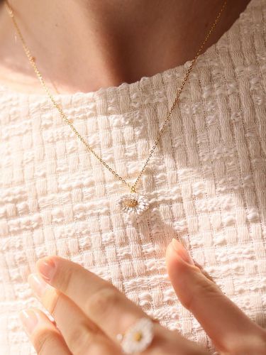 English Mini Daisy Necklace - Dana Burton - Modalova