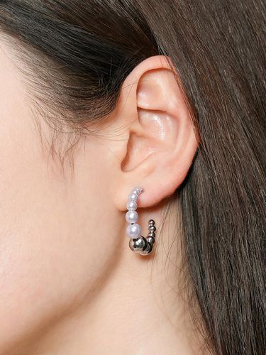 Symphony Pearl Duo Earrings - Dana Burton - Modalova