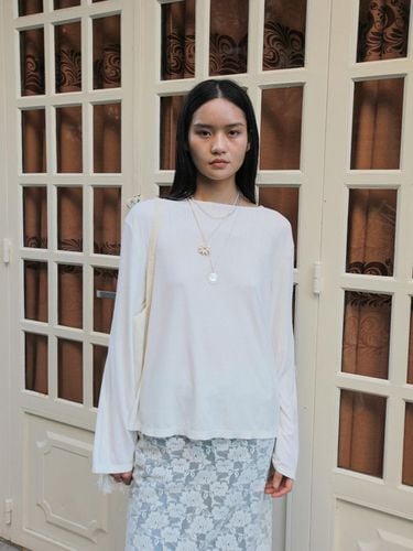 Bella Long Sleeved T-shirt _ White - nuuanu - Modalova