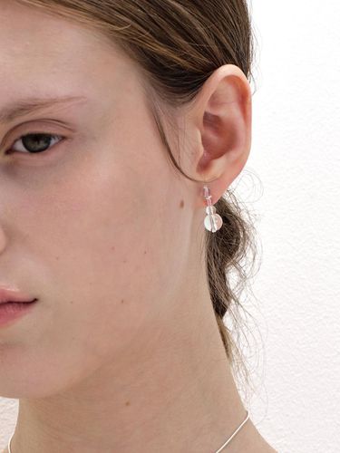 Clear Droplet Earrings - MONDAY EDITION - Modalova