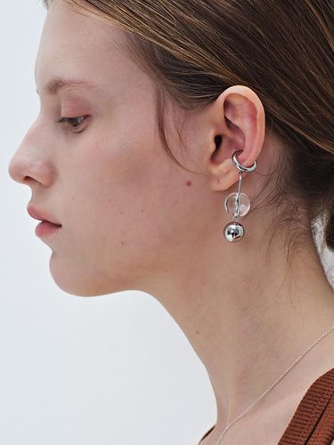 Crystal And Silver Ball Ear Cuff - MONDAY EDITION - Modalova