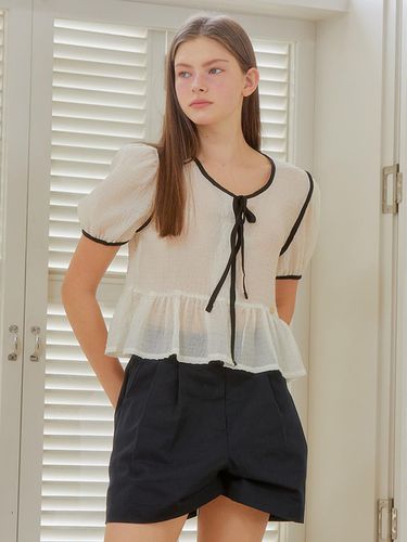 ANC Wave Ribbon Puff Blouse - ANOETIC - Modalova