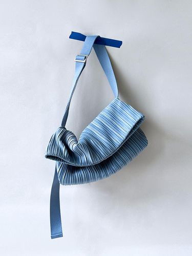 Pulled Over Bag - BLUEORB - Modalova