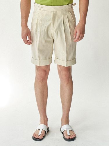 Two Pleats Seersucker Half Pants_Beige - ALL CLASSIC - Modalova