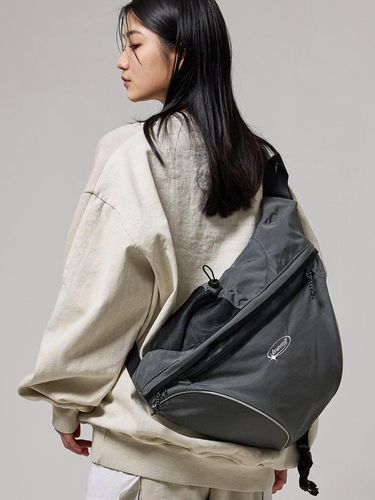 Washed Nylon Reflective Sling Bag_Gray - BSMT - Modalova