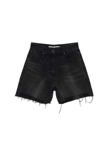 Cut Out Point Denim Shorts_Black - Matin Kim - Modalova