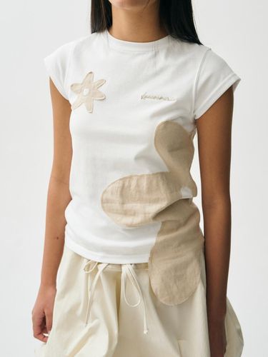 Flower Patch Tee / White - LACEREMONIE - Modalova