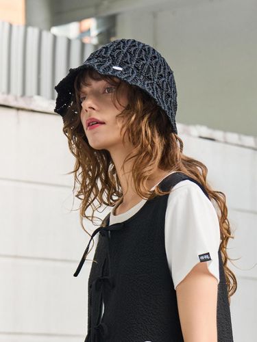 Scallop Knitting Bucket Hat_Black - GENERAL IDEA - Modalova