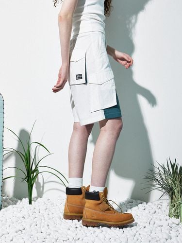 Color Carabiner Relax Fit Short Pants_Off White - MAGOODGAN - Modalova