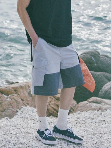 Color Carabiner Relax Fit Short Pants_Light Gray - MAGOODGAN - Modalova