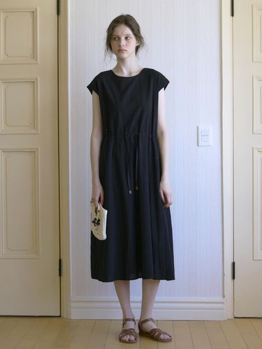 Breeze Belted Dress_Black - Tillber - Modalova