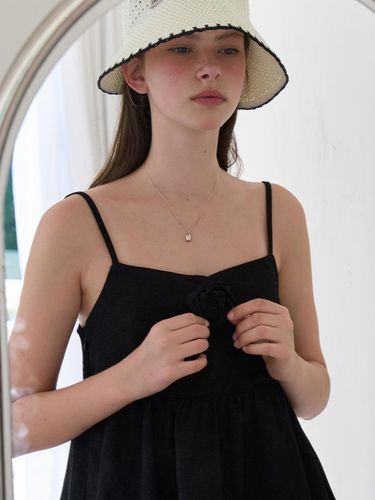 Rose Tweed Sleeveless Top_Black - EIGHT DAYS A WEEK - Modalova