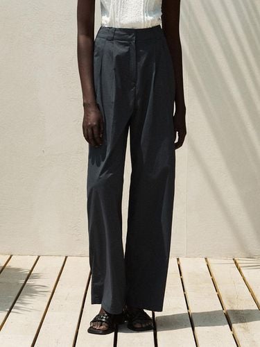 Wide Leg Pin Tuck Trouser - RE RHEE - Modalova