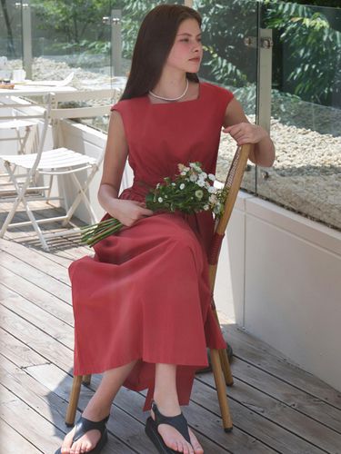 Sleeve Belt Dress_Red - EIGHT DAYS A WEEK - Modalova