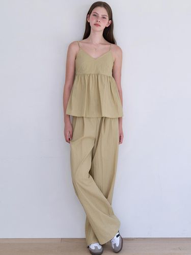 Nylon Bustier + Two Tuck Nylon Pants_Beige - EIGHT DAYS A WEEK - Modalova