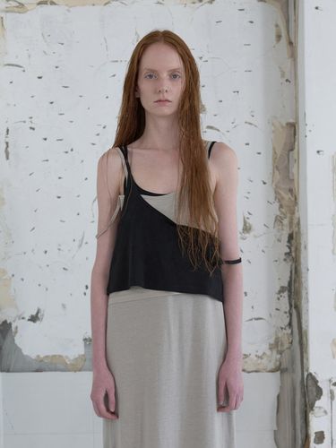 Back Open Sleeveless Camisole () - REPOS - Modalova