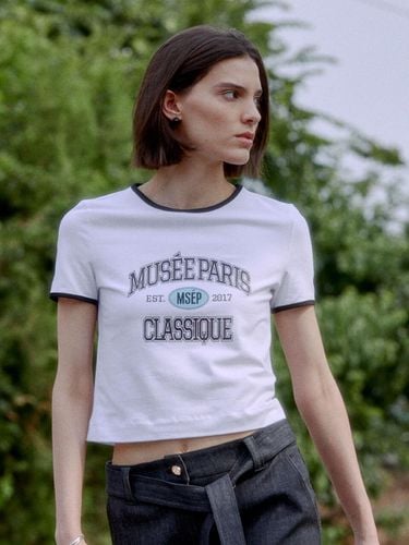 PATHOS Paris Classique Crop T-shirt_White - MUSEE - Modalova