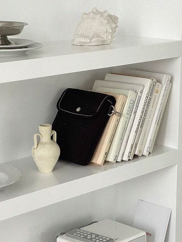 Tablet Pouch 3 Sizes_Black - studio moncher, - Modalova