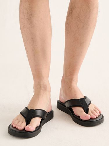 OrthoLite Round Neoprene Leather Flip Flop_Black - Analogmood - Modalova