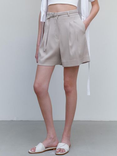 Belt Point Shorts_Light Beige - ourcomos - Modalova