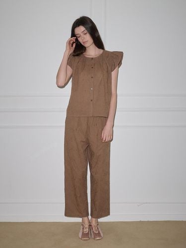 Ruffle Crew Neck Pajamas - Brown - Melanie Joy - Modalova